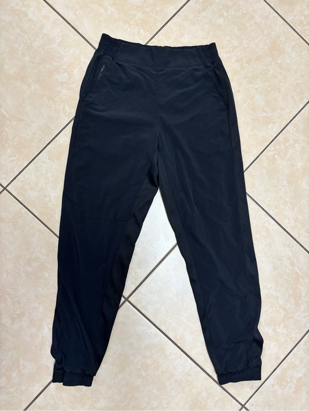 Athleta Brooklynn Lined Jogger in black, size 4